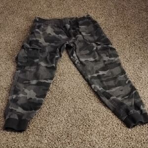 Women's TNA Dark Camouflage Pants L
